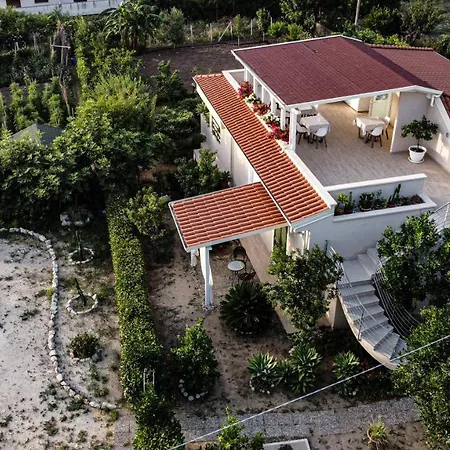 Michelino House